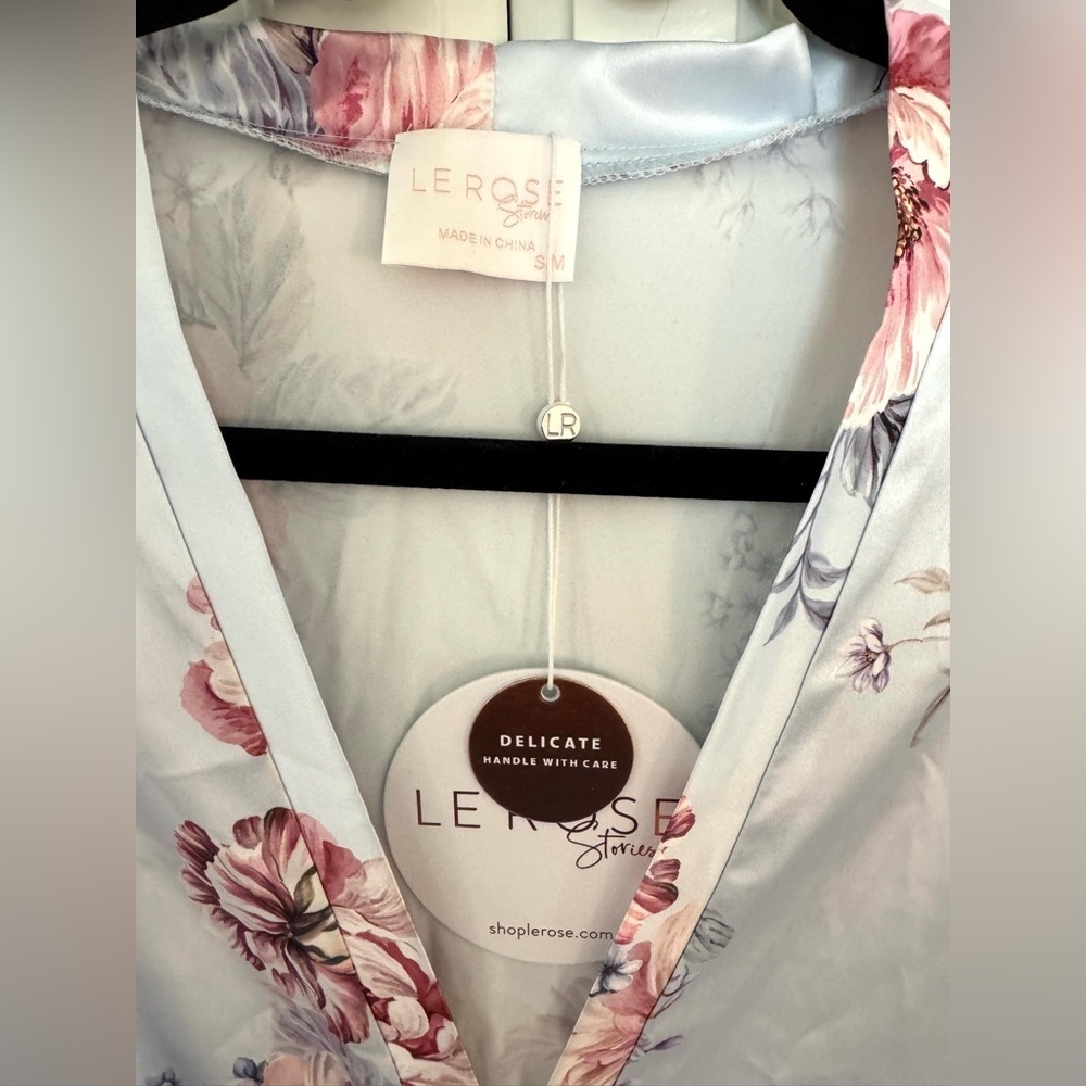Lé Rose Stories Serena Veiled Rose Printed Lace Trim Satin Robe in Soft Blue - Picture 3 of 6